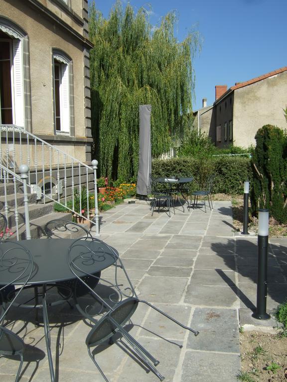 Le Clos Des Noyers Combronde Exterior foto